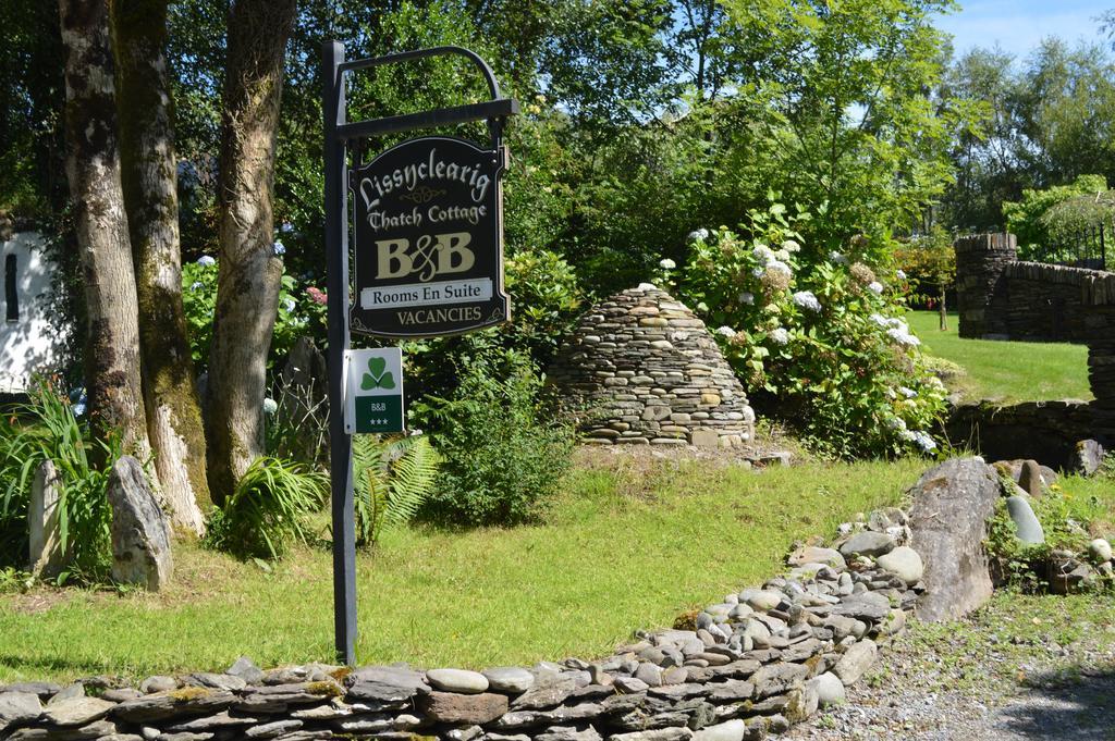 Lissyclearig Thatched Cottage Kenmare Exteriör bild